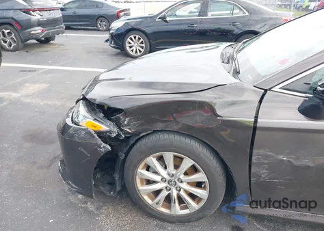 2019 Toyota Camry Le z USA, uszkodzony, nr VIN 4T1B11HK3KU809971